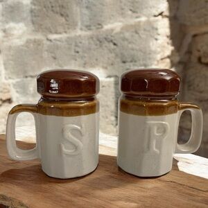 Vintage Brown Drip Style Ceramic Salt & Pepper Shakers
Made in Taiwan